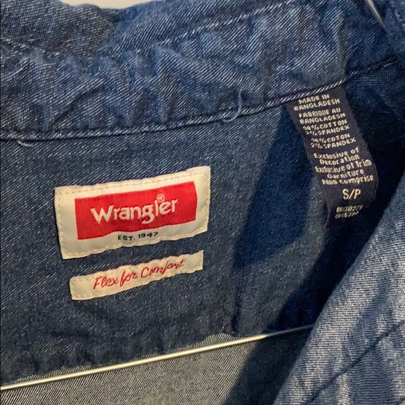 Wrangler denim shirt size S - Picture 2 of 5